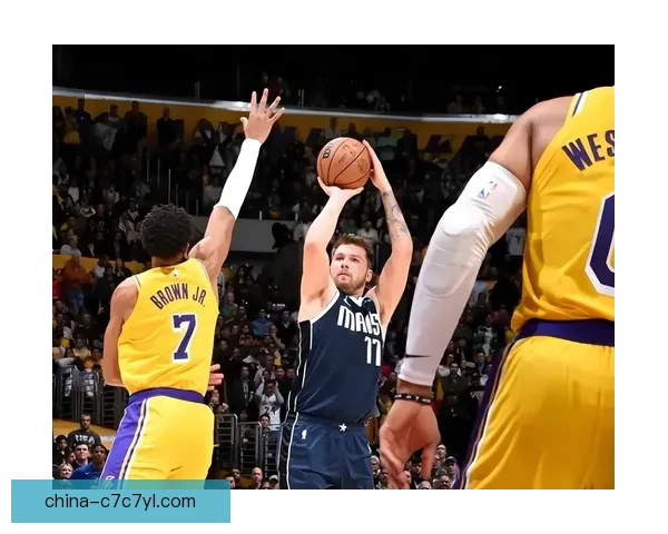 东契奇赞詹姆斯四十一巅峰榜样